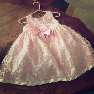Princess dress for a little girl. Size 2T